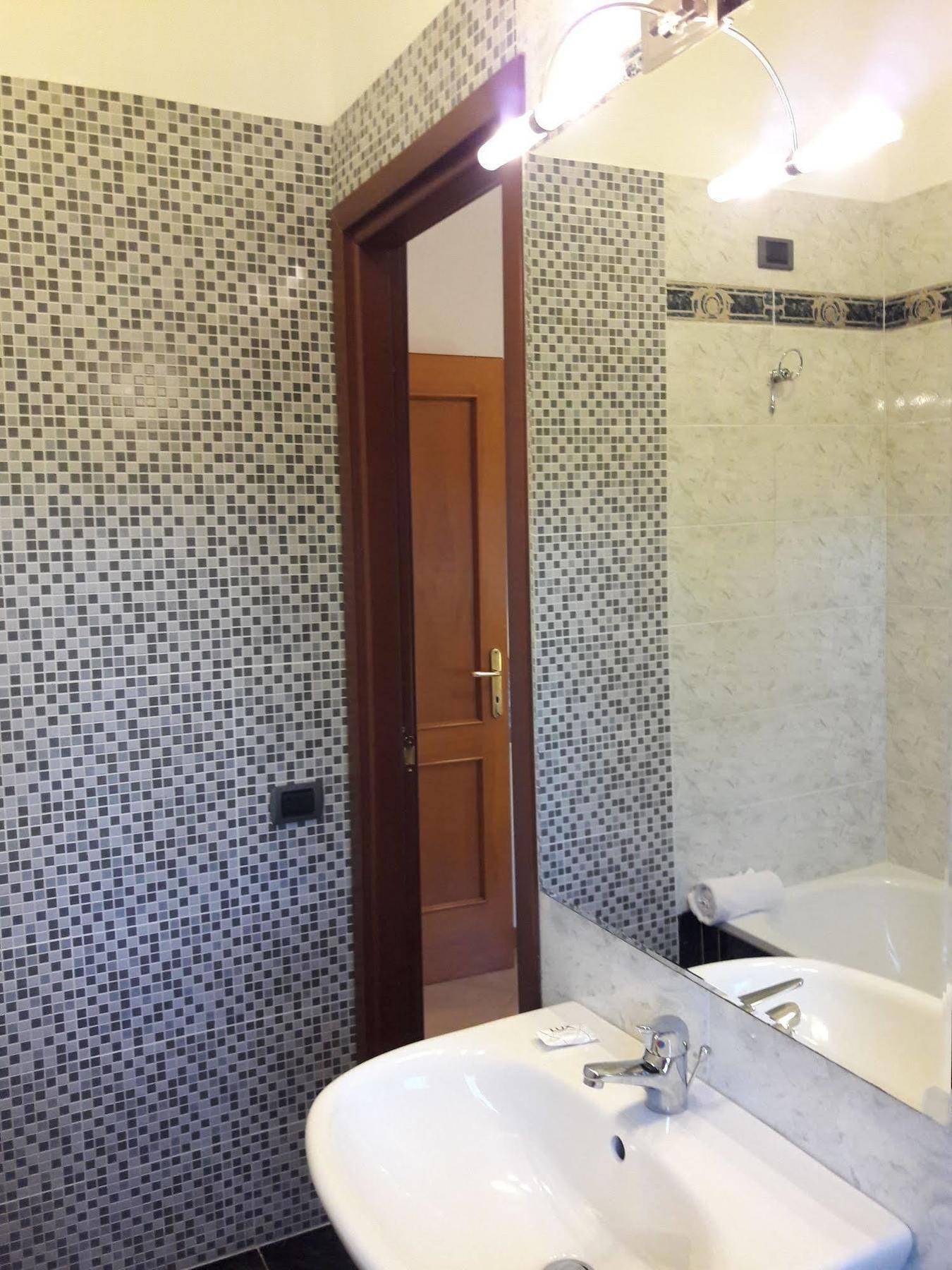 Nuova Fiera Apart. Ponte Galeria Ngoại thất bức ảnh